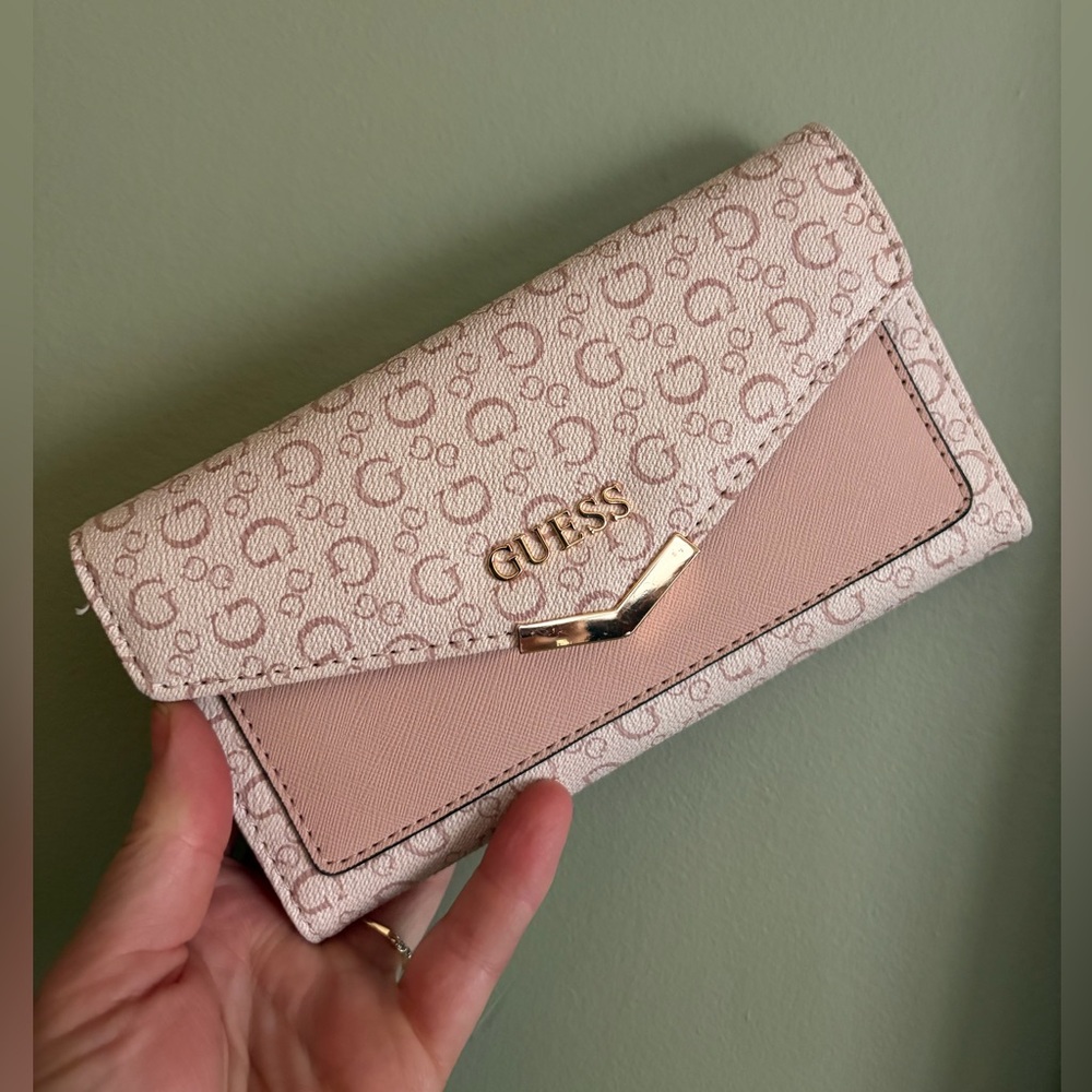 GUESS Blush Pink “La Rosa” SLG Slim Clutch Wallet 💖